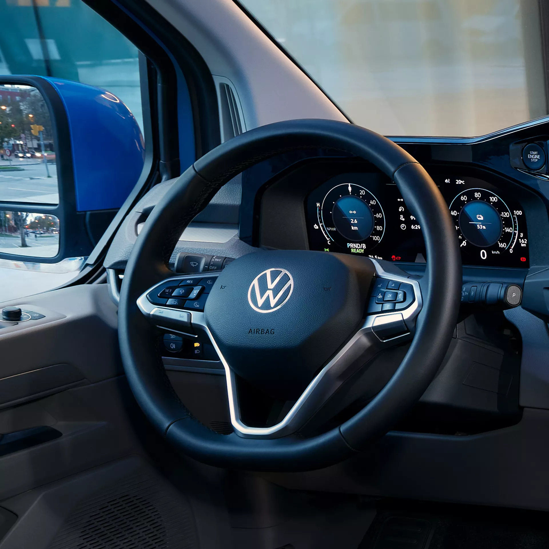 Transporter Kombi - Hands on the wheel, eyes on the road